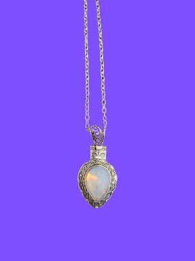 Opalite silver necklace~ New!  22 inches